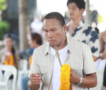 บรรยากาศพิธีบวงสรวงละคร “ดอกหญ้าป่าคอนกรีต”  นำแสดงโดย ตูมตาม-ยุทธนา, ไข่มุก-รุ่งรัตน์