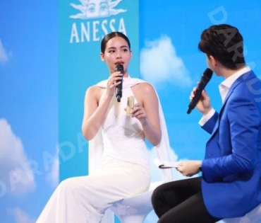 งานแถลงข่าว ANESSA กับพรีเซนเตอร์คนใหม่ของแบรนด์ ญาญ่า อุรัสยา