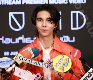 LIVE STREAM PREMIER MUSIC VIDEO Jeff Satur ซิงเกิล "ก่อนที่เธอจะลืมฝัน (Lucid)"