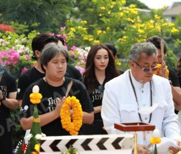 บรรยากาศพิธีบวงสรวงละครมือปราบมหาอุตม์ พบ เกรท วรินทร / น้ำตาล พิจักขณา / เต้ย พงศกร 