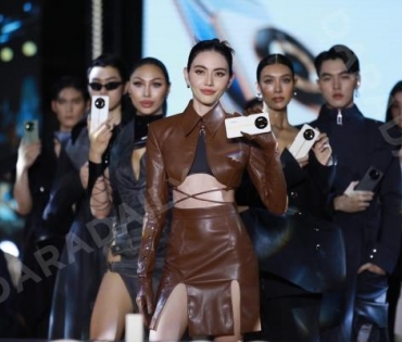 เปิดตัว "realme 11 Pro Series 5G" พร้อมกระทบไหล่แบรนด์แอมบาสเดอร์สาวสวย "ใหม่ - ดาวิกา โฮร์เน่"