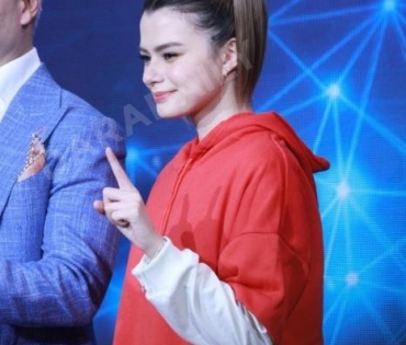  “เบ็คกี้-รีเบคก้า” ในงานฟีเจอร์สุดล้ำในการช็อปปิ้ง
