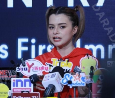  “เบ็คกี้-รีเบคก้า” ในงานฟีเจอร์สุดล้ำในการช็อปปิ้ง