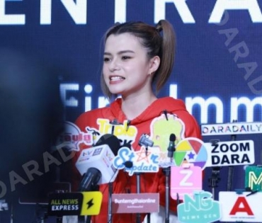  “เบ็คกี้-รีเบคก้า” ในงานฟีเจอร์สุดล้ำในการช็อปปิ้ง