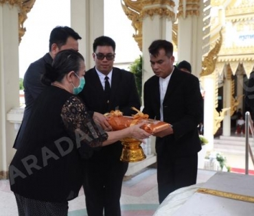 พิธีฌาปนกิจ "พนม นพพร" ณ วัดบางรักน้อย