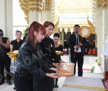 พิธีฌาปนกิจ "พนม นพพร" ณ วัดบางรักน้อย