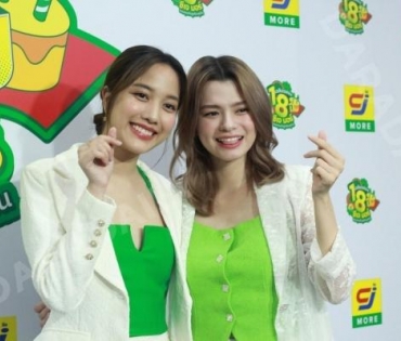 งานแถลงข่าวเปิดแคมเปญ “เฉลิมฉลอง 18 ปี ซีเจ มอร์” กับ 2 ศูจิ้นสุตฮอต “เฟิร์ส-ข้าวตัง” และ “ฟรีน-เบคกี้”