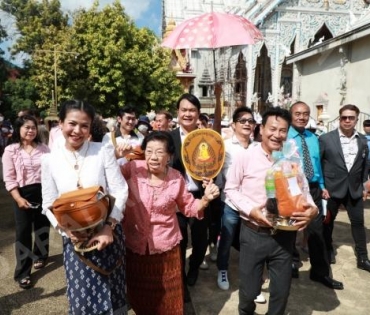 ฟรีคอนเสิร์ตกฐินสามัคคี ศิลปิน.ดารา.ตลก รวมพลังความบันเทิงล้นเวที 