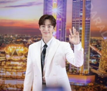 “มาร์ค ต้วน-จุนโฮ” ตบเท้าร่วมงาน ICONSIAM - The 5th Anniversary of The ICON Unrivaled