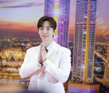 “มาร์ค ต้วน-จุนโฮ” ตบเท้าร่วมงาน ICONSIAM - The 5th Anniversary of The ICON Unrivaled