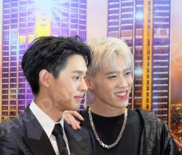 “มาร์ค ต้วน-จุนโฮ” ตบเท้าร่วมงาน ICONSIAM - The 5th Anniversary of The ICON Unrivaled