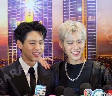 “มาร์ค ต้วน-จุนโฮ” ตบเท้าร่วมงาน ICONSIAM - The 5th Anniversary of The ICON Unrivaled