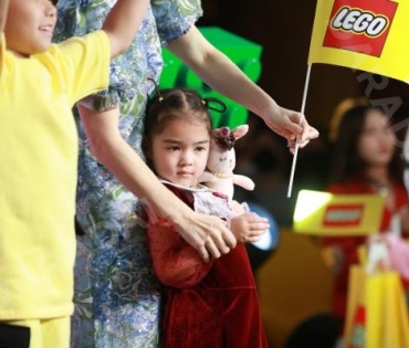 งาน GRAND OPENING LEGO CERTIFIED STORE พบกับ เบลล่า ราณี, กลัฟ-คณาวุฒิ