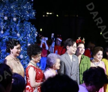 งาน "BEAUTY GEMS CHRISTMAS TREE LIGHTING CEREMONY" พบ "นัท มีเรีย,แจม รชตะ"