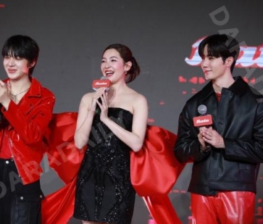  งาน “Bata Paint the Town Red Event” พบ "ซี-นุนิว,เบลล่า ราณี"