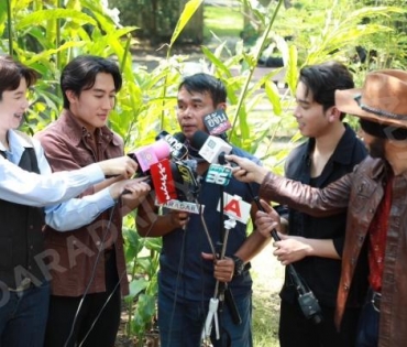 ภาพบรรยากาศการถ่ายทำภาพยนตร์ "ปะ ฉะ ดะ" พบ เบิ้ล ปทุมราช, ก้อง ห้วยไร่, นุ๊ก-ธนดล และ ปาย-ฉัตรนภา