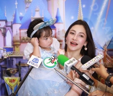 งานแถลงข่าว Disney On Ice Presents 100 Years of Wonder พบ "ครอบครัวต่าย ชุติมา,มิกค์ ทองระย้า"