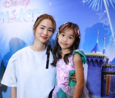 งานแถลงข่าว Disney On Ice Presents 100 Years of Wonder พบ "ครอบครัวต่าย ชุติมา,มิกค์ ทองระย้า"