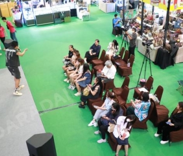 ภาพบรรยากาศงาน DARADAILY แบรนด์เนมมือสอง Season 6 วันที่1