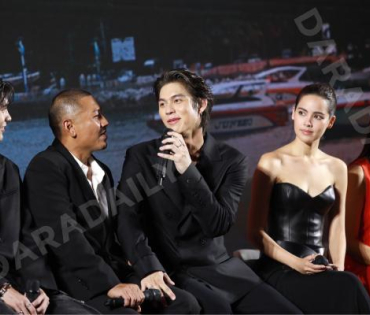 งาน Gala Premiere "เธอ ฟอร์ แคช สินเชื่อ..รักแลกเงิน" พบ ไบร์ท วชิรวิชญ์, ญาญ่า อุรัสยา