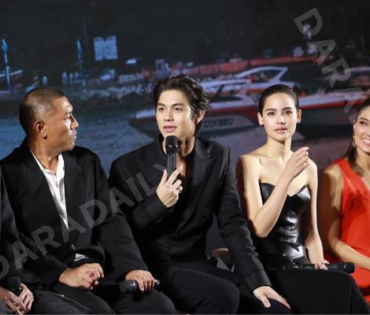 งาน Gala Premiere "เธอ ฟอร์ แคช สินเชื่อ..รักแลกเงิน" พบ ไบร์ท วชิรวิชญ์, ญาญ่า อุรัสยา