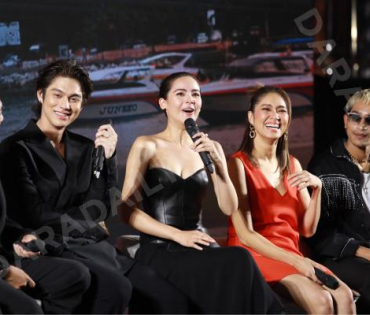 งาน Gala Premiere "เธอ ฟอร์ แคช สินเชื่อ..รักแลกเงิน" พบ ไบร์ท วชิรวิชญ์, ญาญ่า อุรัสยา