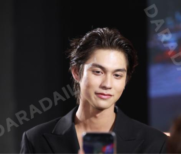 งาน Gala Premiere "เธอ ฟอร์ แคช สินเชื่อ..รักแลกเงิน" พบ ไบร์ท วชิรวิชญ์, ญาญ่า อุรัสยา