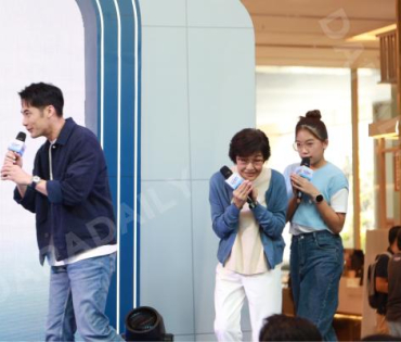งานเปิดแคมเปญ “SAFE ZONE โซนนี้อุ่นใจปลอดภัยจากโควิด-19” พบ "บอย ปกรณ์ และ น้องวันใหม่"