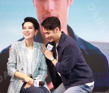 งานเปิดแคมเปญ “SAFE ZONE โซนนี้อุ่นใจปลอดภัยจากโควิด-19” พบ "บอย ปกรณ์ และ น้องวันใหม่"