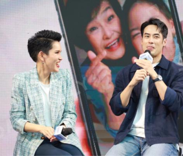 งานเปิดแคมเปญ “SAFE ZONE โซนนี้อุ่นใจปลอดภัยจากโควิด-19” พบ "บอย ปกรณ์ และ น้องวันใหม่"