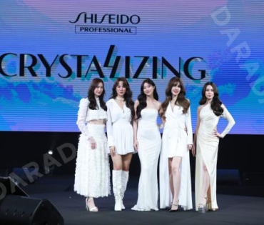 งาน CRYSTALLIZING RADIANCE FOR ALL นำโดย แก้ว-จริญญา, เกรซ-กาญจน์เกล้า