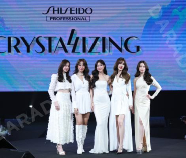 งาน CRYSTALLIZING RADIANCE FOR ALL นำโดย แก้ว-จริญญา, เกรซ-กาญจน์เกล้า