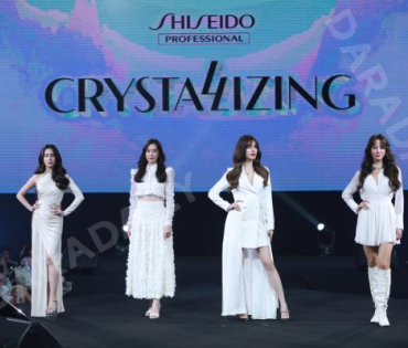 งาน CRYSTALLIZING RADIANCE FOR ALL นำโดย แก้ว-จริญญา, เกรซ-กาญจน์เกล้า