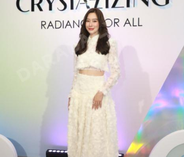 งาน CRYSTALLIZING RADIANCE FOR ALL นำโดย แก้ว-จริญญา, เกรซ-กาญจน์เกล้า