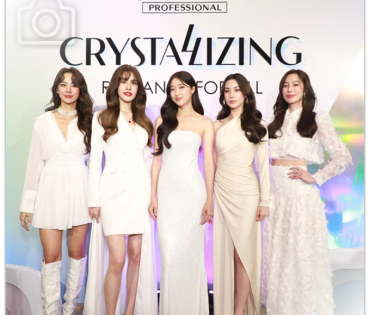 งาน CRYSTALLIZING RADIANCE FOR ALL นำโดย แก้ว-จริญญา, เกรซ-กาญจน์เกล้า