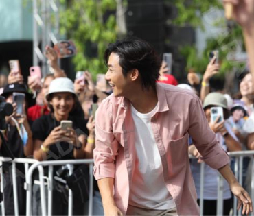 งานแถลงข่าวเปิดตัวพรีเซ็นเตอร์ เครื่องดื่มผสมคาเฟอีนอัดก๊าซ  "มิโซซ่า" พร้อมสัมภาษณ์ คัลเลนและพี่จอง