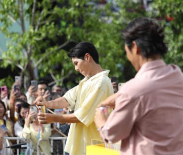 งานแถลงข่าวเปิดตัวพรีเซ็นเตอร์ เครื่องดื่มผสมคาเฟอีนอัดก๊าซ  "มิโซซ่า" พร้อมสัมภาษณ์ คัลเลนและพี่จอง