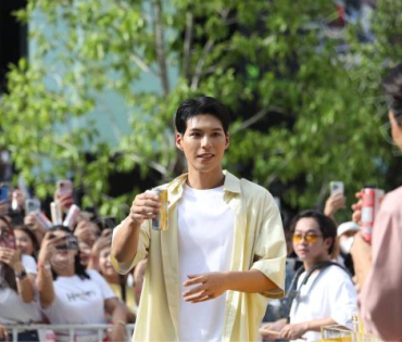 งานแถลงข่าวเปิดตัวพรีเซ็นเตอร์ เครื่องดื่มผสมคาเฟอีนอัดก๊าซ  "มิโซซ่า" พร้อมสัมภาษณ์ คัลเลนและพี่จอง