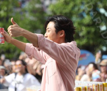 งานแถลงข่าวเปิดตัวพรีเซ็นเตอร์ เครื่องดื่มผสมคาเฟอีนอัดก๊าซ  "มิโซซ่า" พร้อมสัมภาษณ์ คัลเลนและพี่จอง