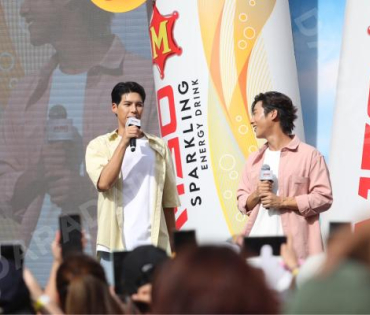 งานแถลงข่าวเปิดตัวพรีเซ็นเตอร์ เครื่องดื่มผสมคาเฟอีนอัดก๊าซ  "มิโซซ่า" พร้อมสัมภาษณ์ คัลเลนและพี่จอง