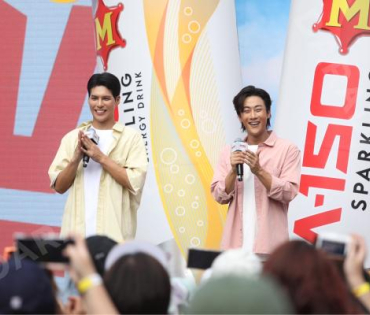 งานแถลงข่าวเปิดตัวพรีเซ็นเตอร์ เครื่องดื่มผสมคาเฟอีนอัดก๊าซ  "มิโซซ่า" พร้อมสัมภาษณ์ คัลเลนและพี่จอง