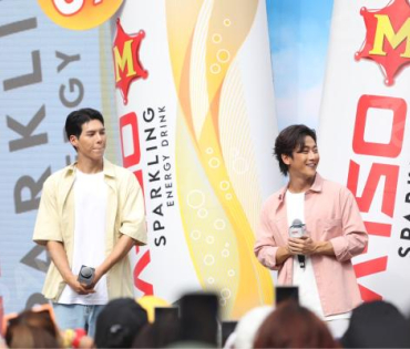 งานแถลงข่าวเปิดตัวพรีเซ็นเตอร์ เครื่องดื่มผสมคาเฟอีนอัดก๊าซ  "มิโซซ่า" พร้อมสัมภาษณ์ คัลเลนและพี่จอง