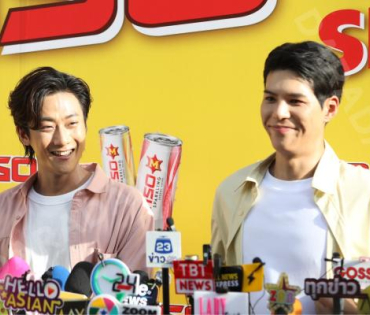 งานแถลงข่าวเปิดตัวพรีเซ็นเตอร์ เครื่องดื่มผสมคาเฟอีนอัดก๊าซ  "มิโซซ่า" พร้อมสัมภาษณ์ คัลเลนและพี่จอง
