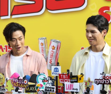 งานแถลงข่าวเปิดตัวพรีเซ็นเตอร์ เครื่องดื่มผสมคาเฟอีนอัดก๊าซ  "มิโซซ่า" พร้อมสัมภาษณ์ คัลเลนและพี่จอง
