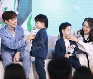 งาน Coway พบกับครอบครัว "บีม-กวี, ออย-อฏิพรณ์" และน้องแฝดสุดคิวต์ "พี่ธีร์-น้องพีร์"