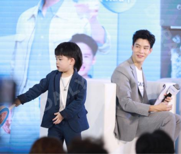 งาน Coway พบกับครอบครัว "บีม-กวี, ออย-อฏิพรณ์" และน้องแฝดสุดคิวต์ "พี่ธีร์-น้องพีร์"