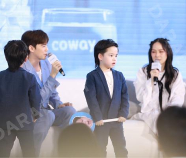 งาน Coway พบกับครอบครัว "บีม-กวี, ออย-อฏิพรณ์" และน้องแฝดสุดคิวต์ "พี่ธีร์-น้องพีร์"