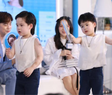 งาน Coway พบกับครอบครัว "บีม-กวี, ออย-อฏิพรณ์" และน้องแฝดสุดคิวต์ "พี่ธีร์-น้องพีร์"