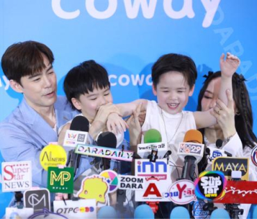 งาน Coway พบกับครอบครัว "บีม-กวี, ออย-อฏิพรณ์" และน้องแฝดสุดคิวต์ "พี่ธีร์-น้องพีร์"