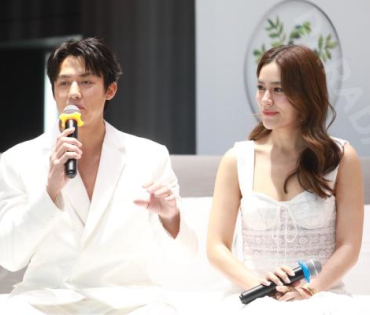 งานแถลงข่าว เดนทิสเต้ พร้อมพรีเซนเตอร์คู่รักหวาน "หมาก-คิม"